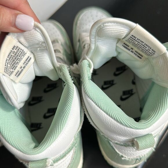 Nike Dunk High Green White Women’s Sneakers Size 7 Streetwear Casual Shoes - Picture 7 of 7